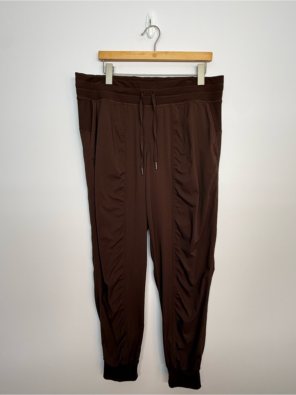 185: Lululemon Dance Studio Mid-Rise Jogger *Full Length Lava Cake Size 14 29”